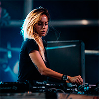 Biography Deborah De Luca