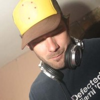 Biography Ian Carey