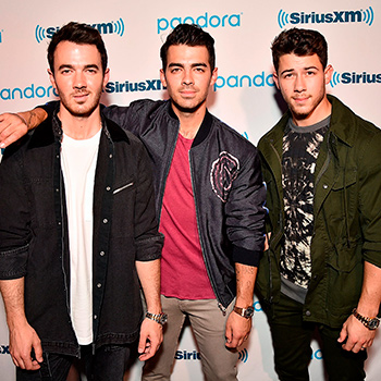 Biography Jonas Brothers