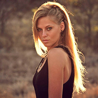 Biography Nora En Pure