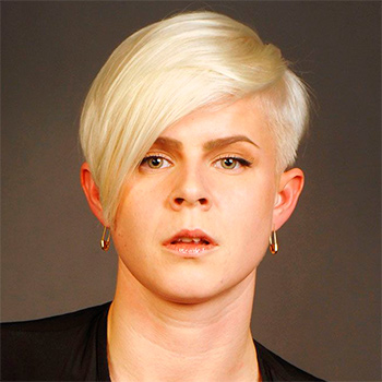 Biography Robyn
