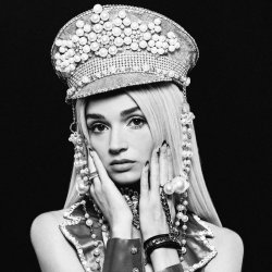 Cover Poppy - In A Minute