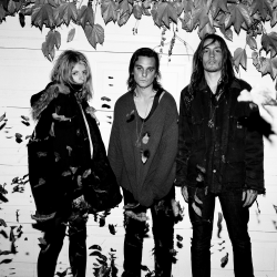 Cover Salem - Commandments